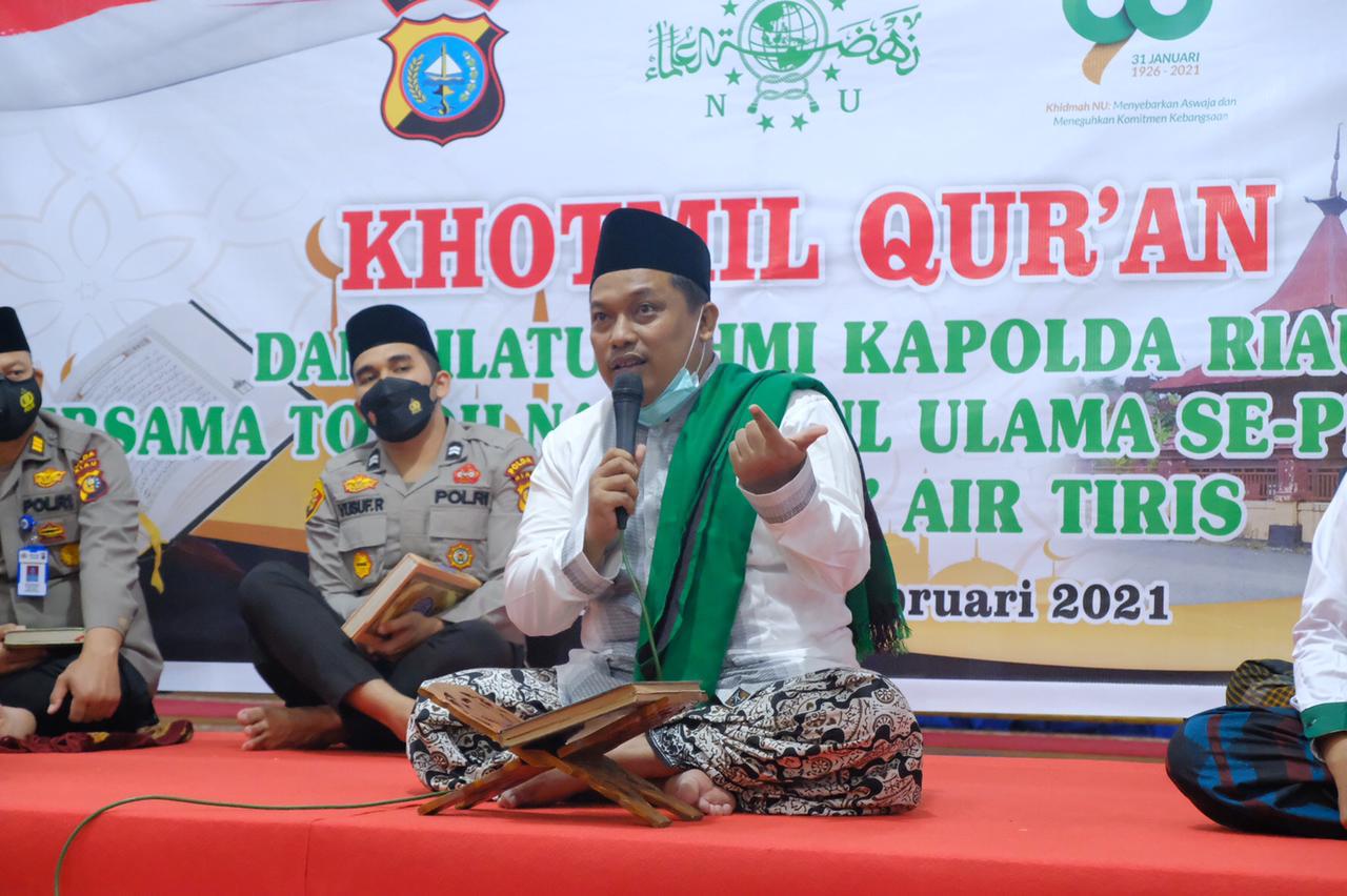 Kapolda Riau Ikuti khotmil Qur'an Dan Silahturahmi Di Masjid Jami'Air Tiris Kampar