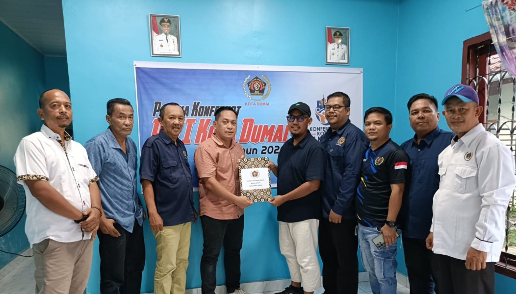 Bambang Prayetno Menjadi Salah Satu Nama Yang  Menyelesaikan Proses Pengambilan dan Pengembalian Berkas Pendaftaran.