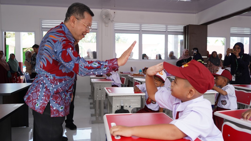 Sekolah Baru, Harapan Baru: Apical dan Pemkot Dumai Resmikan SDN 001 Lubuk Gaung