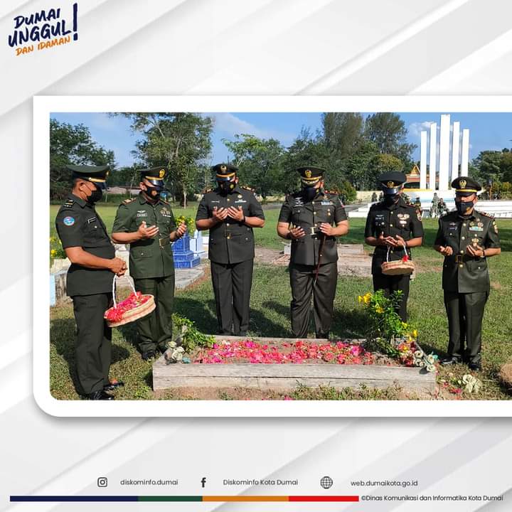 Peringati Hari Juang Kartika TNI AD Ke-76, Kodim 0320/Dumai Gelar Upacara Ziarah di TMP Damai Sentosa