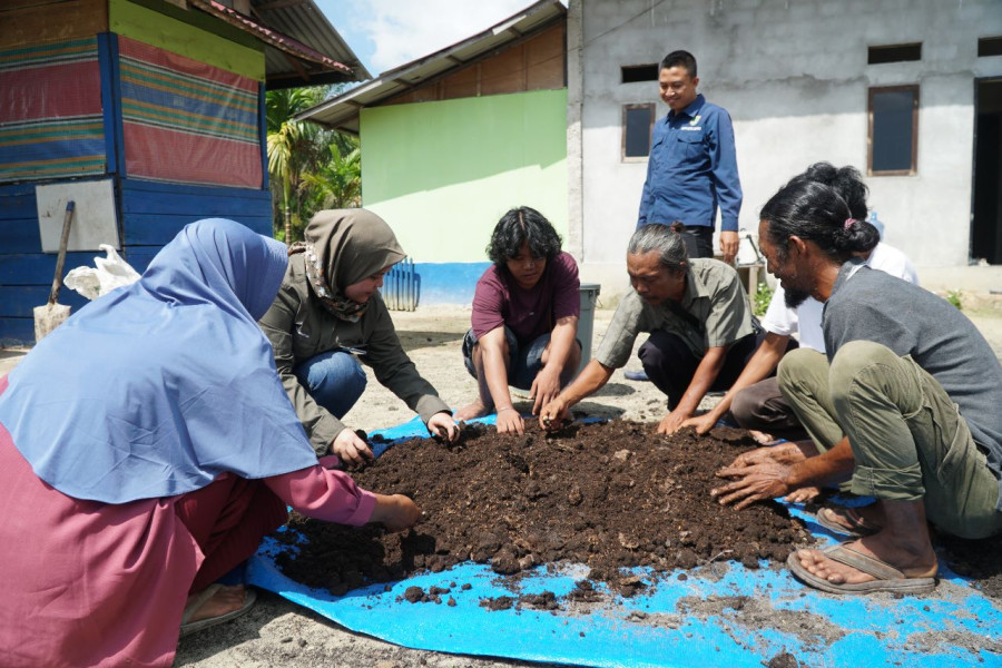 Wujudkan Inovasi Pertanian dan Peternakan Terintegrasi, PT KPI Unit Dumai Gelar Pelatihan Ternak Kambing di Kelurahan Tanjung Palas