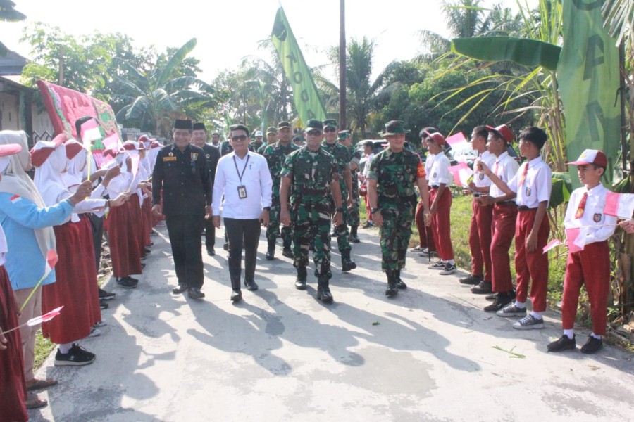 Penutupan Program TMMD ke-124 oleh Kasrem 031/wira bima