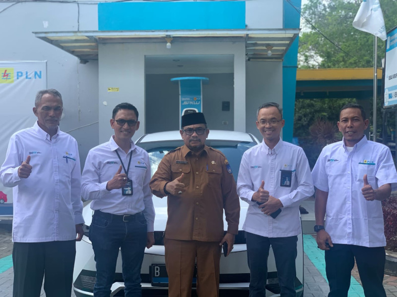 Soft launching charging SPKLU dan test drive Mobil Listrik bersama PJ Walikota Langsa.