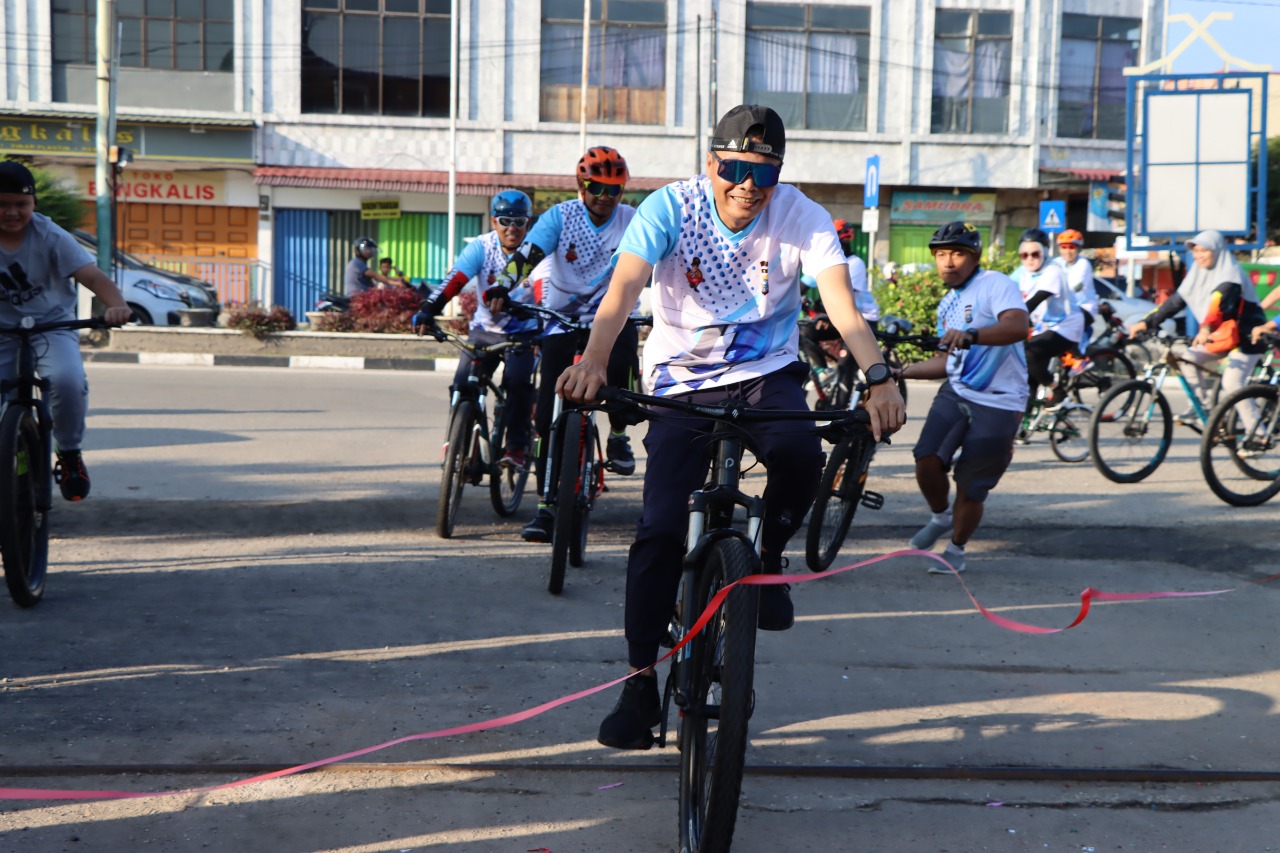 memperingati Hari Bhayangkara Ke - 76 Tahun 2022, Kepolisian Resor Dumai Menggelar Olahraga Sepeda Gembira (Fun Bike)