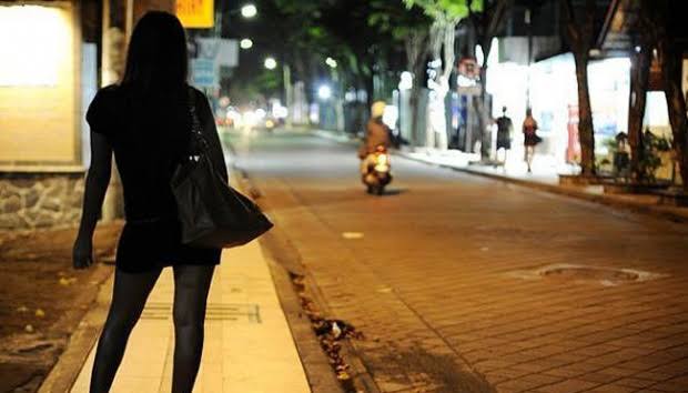 Diduga Ada Wanita Masuk Area Proyek Pembangunan GOR  Internasional Dumai