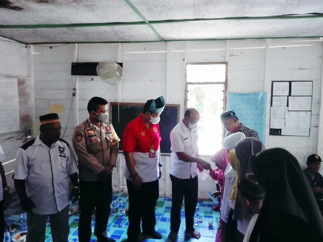 Bakti Sosial DPC PWRI Bengkalis, DPD PWRI Riau Turut Hadir Memberikan Bantuan 