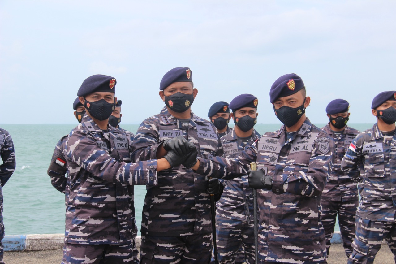 Dansatrol Lantamal IV Pimpin Sertijab Dan KRI Bubara-868 