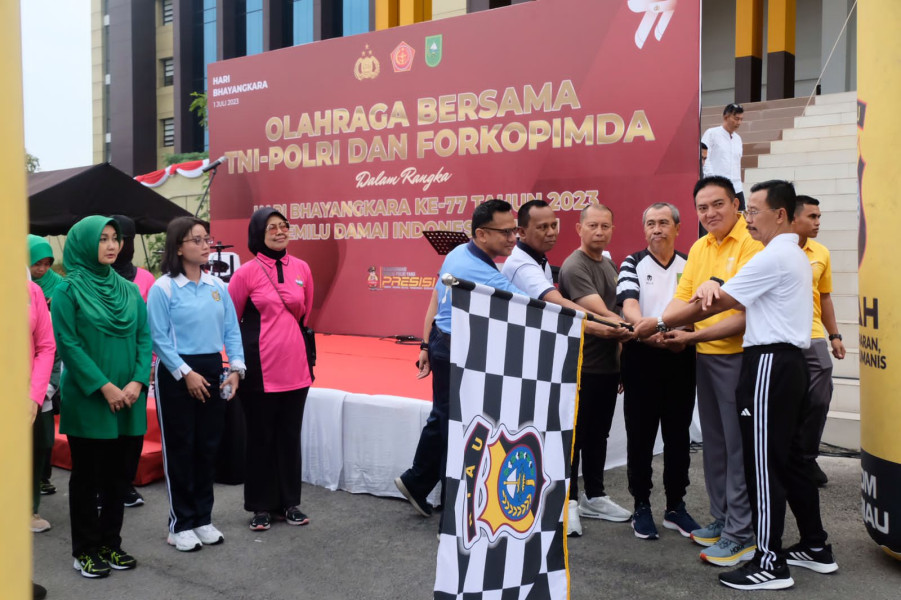 Bangun Sinergitas TNI-Polri Dan Forkopimda, Polda Riau Gelar Olahraga Bersama Sambut Bhayangkara-77