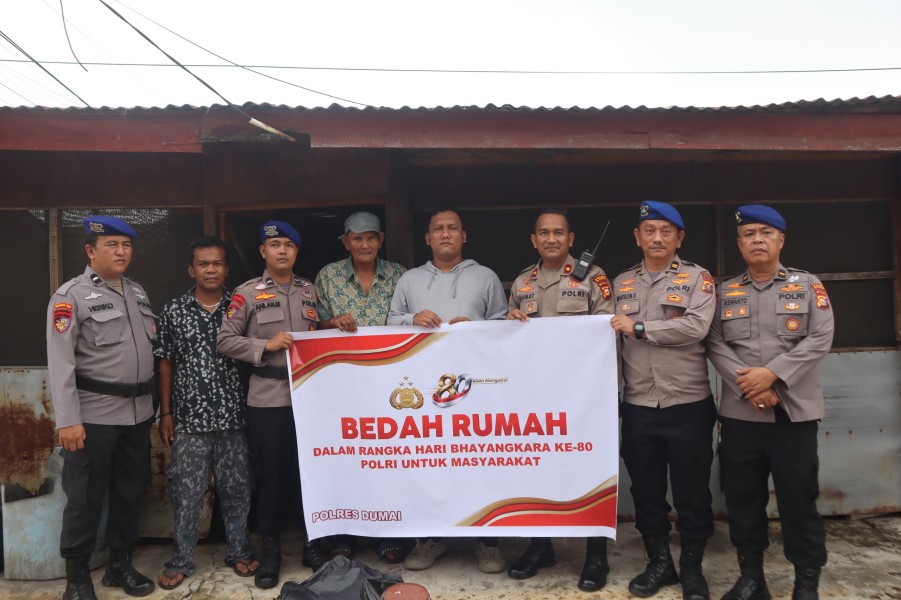 Polres Dumai Gelar Bedah Rumah untuk Personel dalam Rangka Hari Bhayangkara ke-80