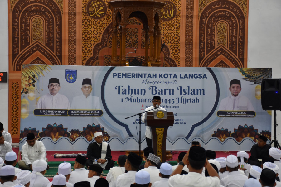 Pj. Walikota Langsa Peringati 1 Muharram 1445 H/2023 Bersama Masyarakat Kota Langsa di Masjid Agung Darul Falah Langsa