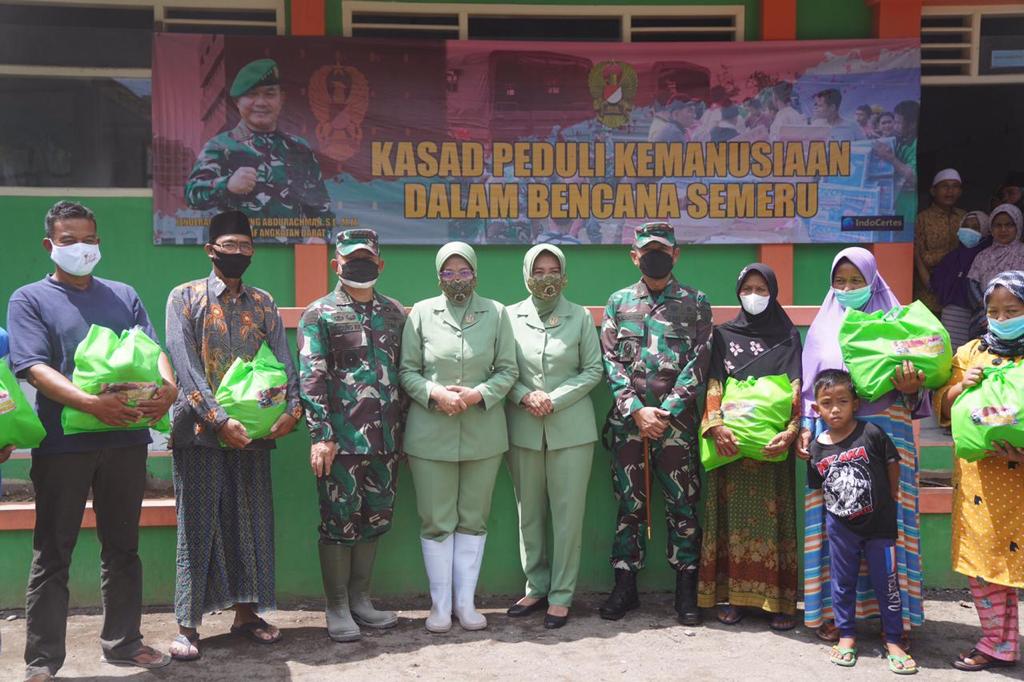 Kasad Kunjungi Prajurit dan Warga Terdampak Bencana Gunung Semeru