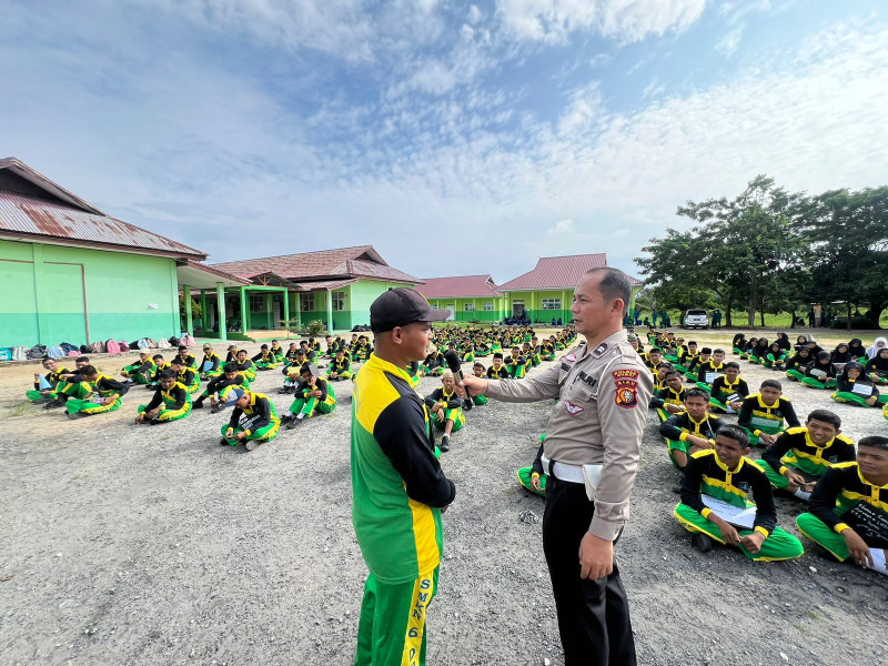 AKP Lily Sulfiani, S.I.K  Police Goes To School   Menyampaikan Pesan Keselamatan Berlalulintas