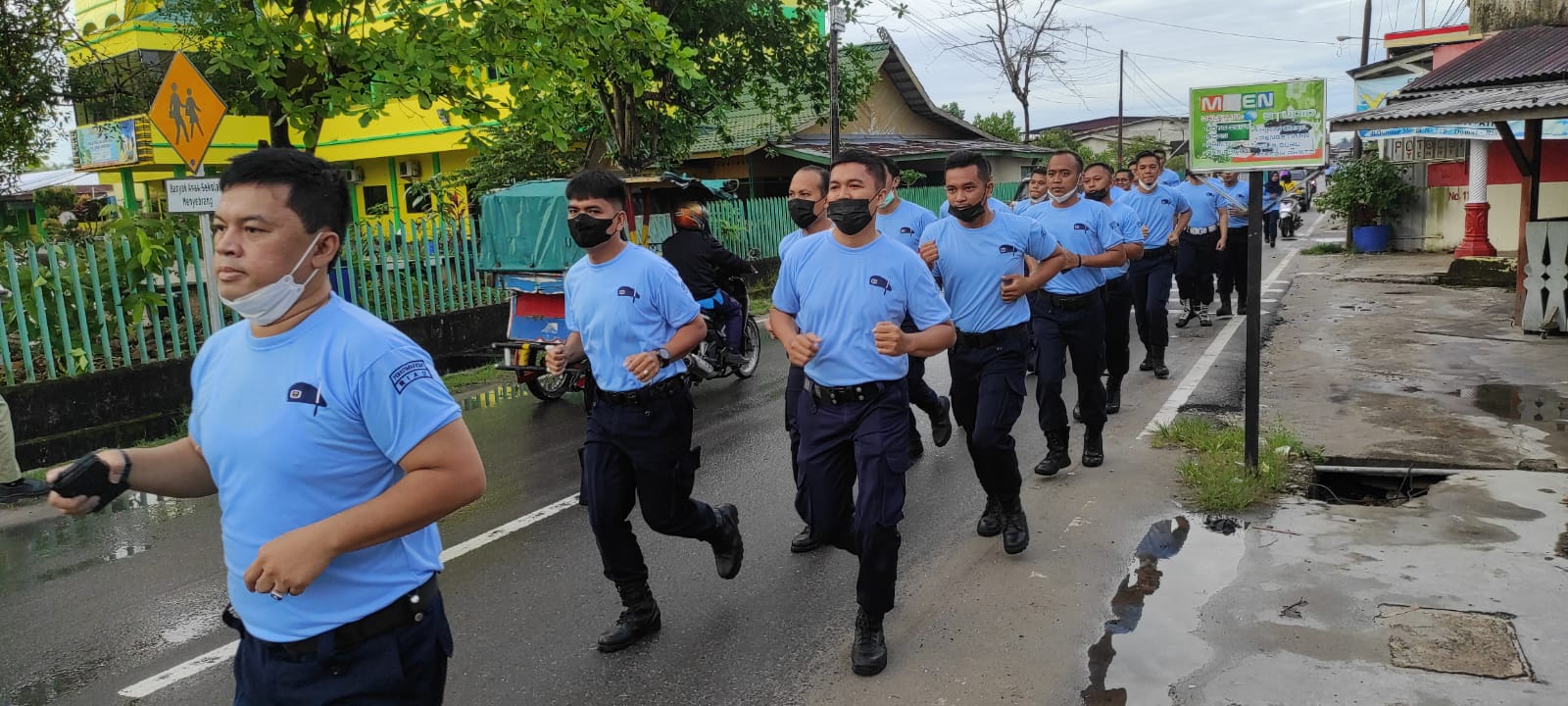 DENGAN SEMANGAT PAGI, JAJARAN RUTAN DUMAI MENGIKUTI PEMBINAAN JASMANI 