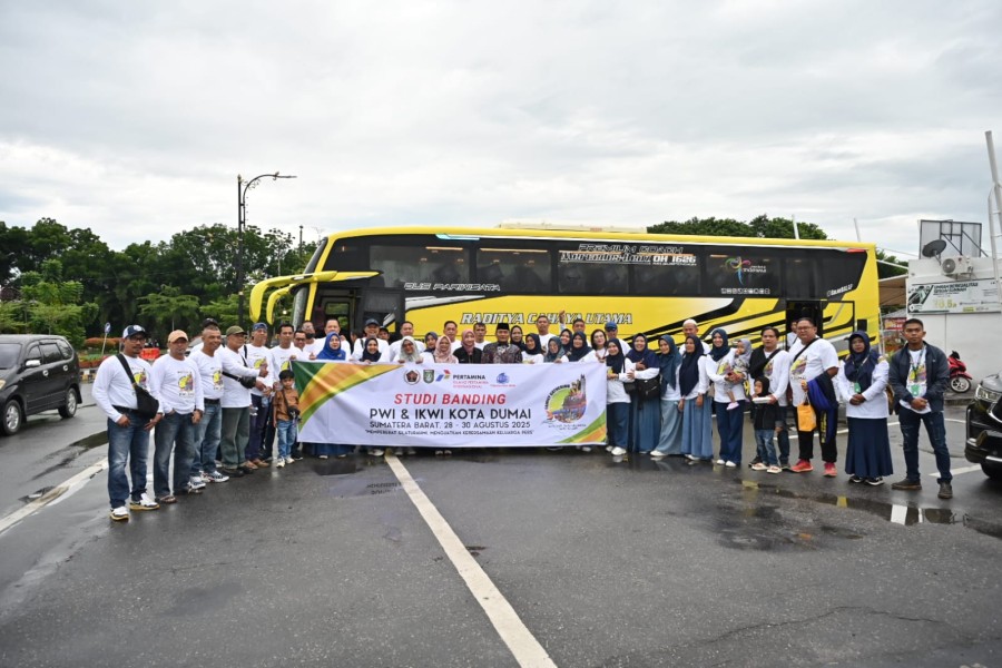 Wakil Wali Kota Dumai Lepas Peserta Studi Banding PWI Dumai ke Bukittinggi