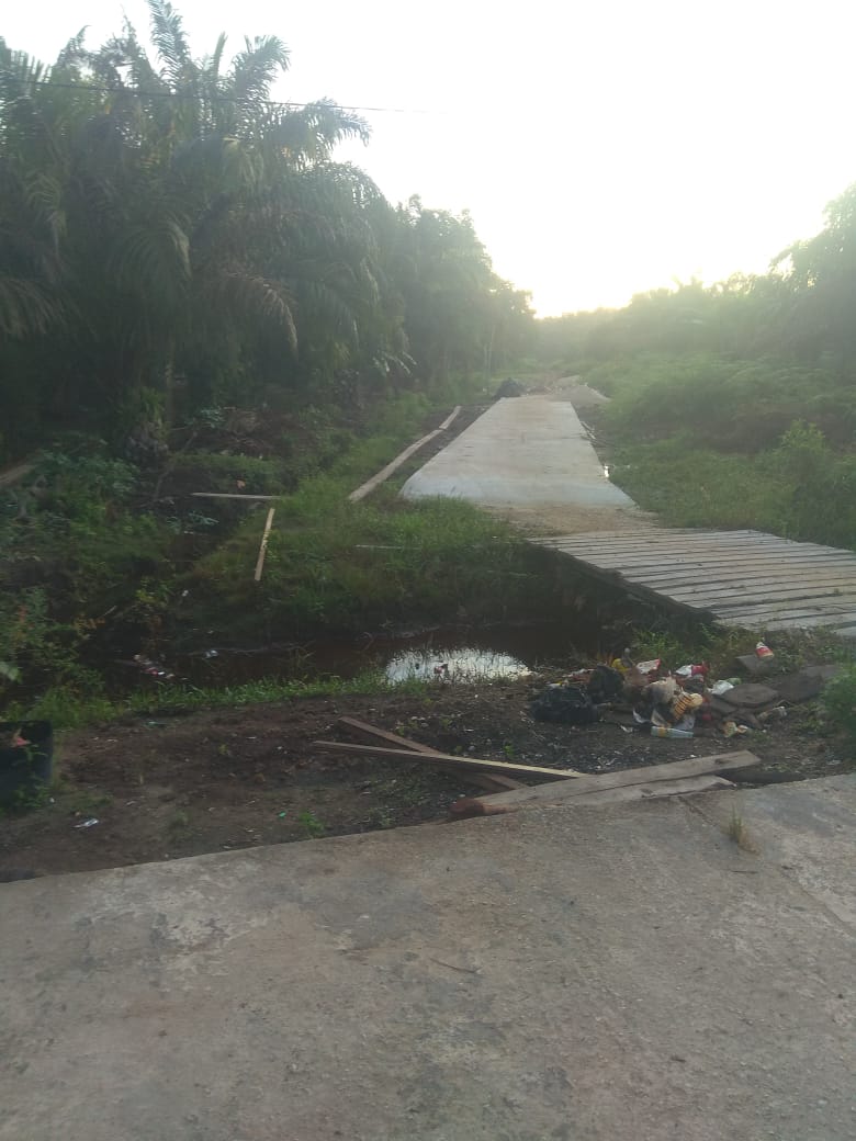 Diduga Proyek Jalan Semenisasi Desa Darul Aman Terbengkalai, Kades : Keterlambatan Material