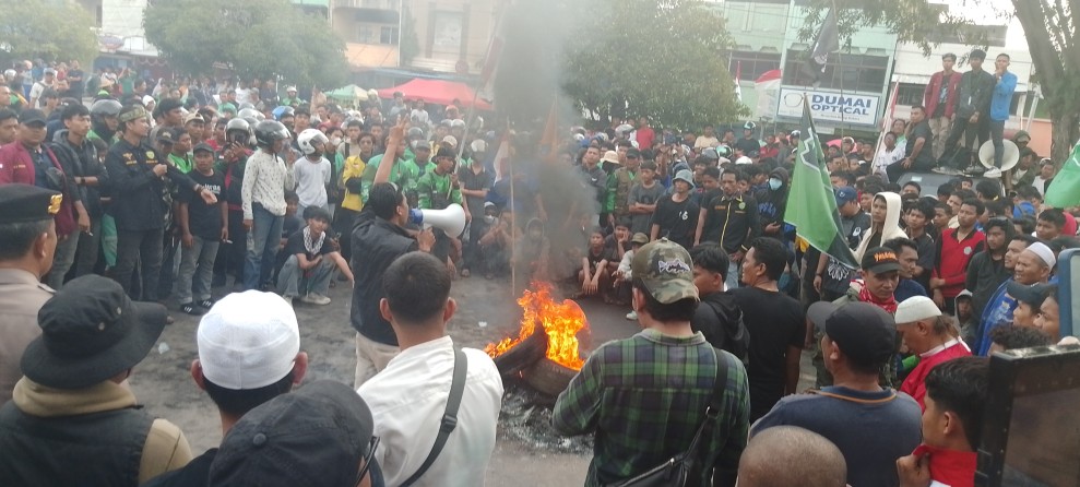 Mapolres Dumai Sambut Aksi Demo Dengan Ramah dan Damai