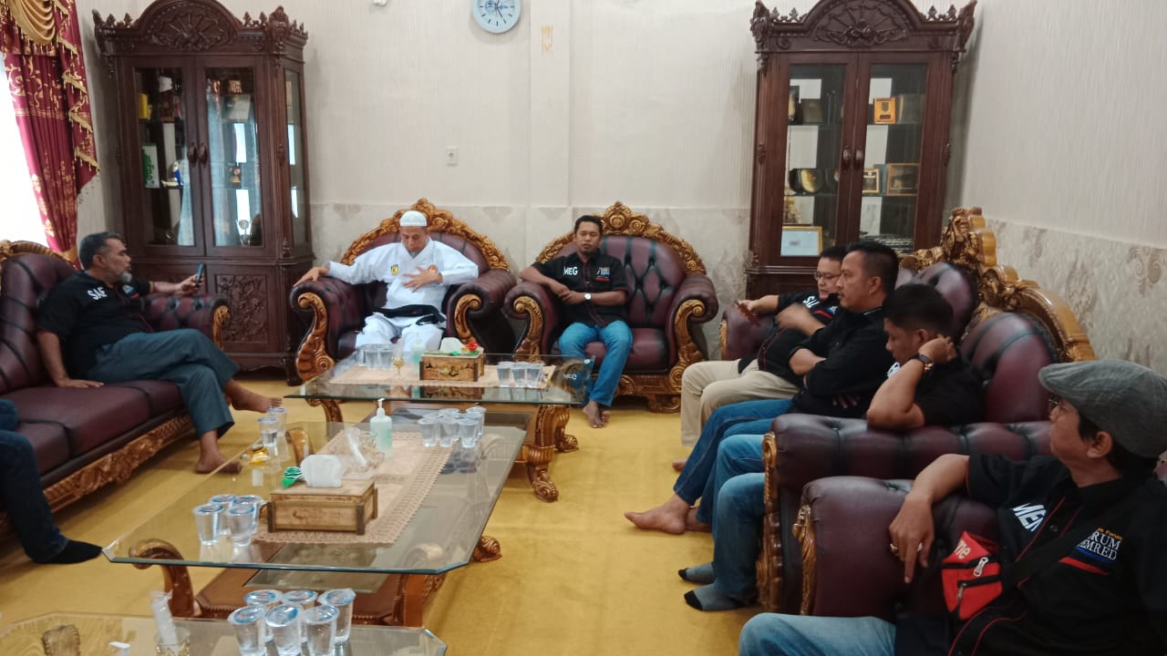 Walikota Dumai H Paisal, SKM, MARS Menerima kunjungan Audiensi Sekaligus Silaturahmi Jajaran Pengurus Forum Pemred di Kediamannya