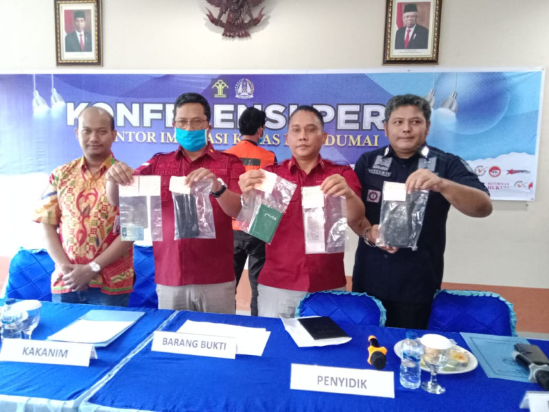 Kementerian Hukum dan Hak Asasi Manusia Riau Kantor Imigrasi Kelas l TPI Dumai Gelar Pers Rilis