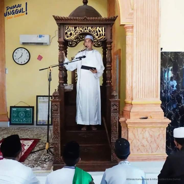 Wali Kota Dumai, H. Paisal Mengisi Khutbah Juma't Di Masjid Darul Amal
