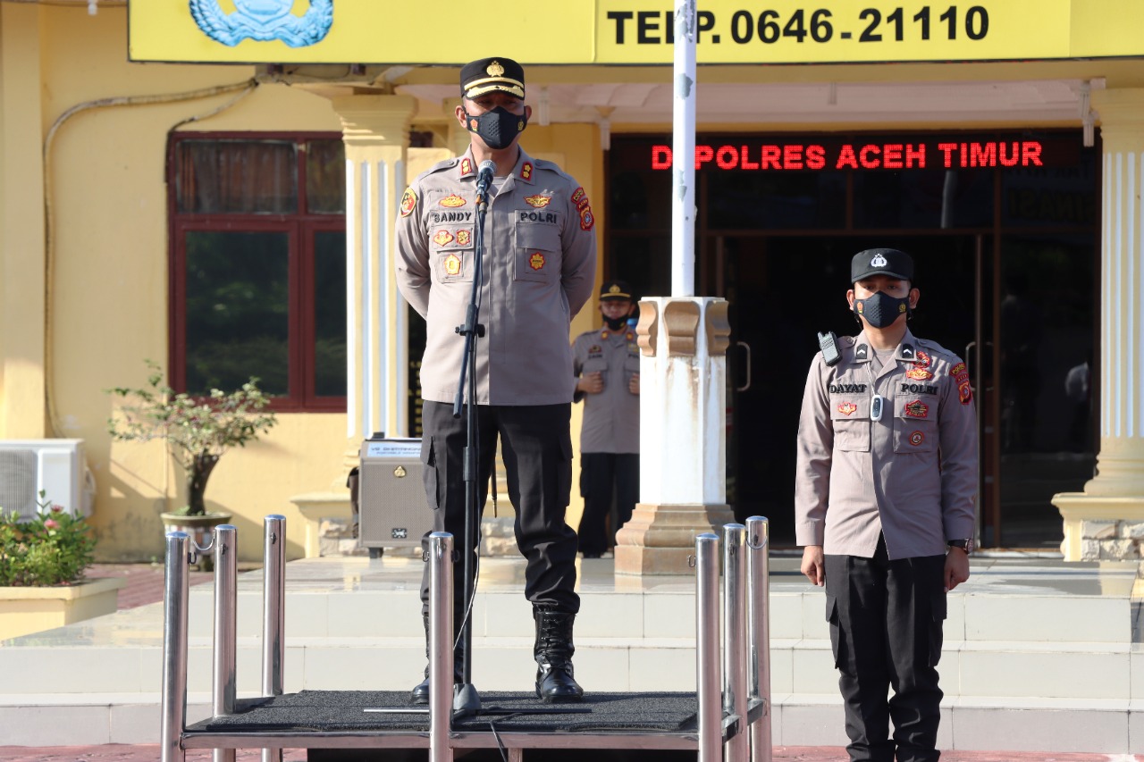 Pimpin Apel Pagi, Kapolres Aceh Timur Beri Penghargaan Kepada Sembilan Personel Satresnarkoba