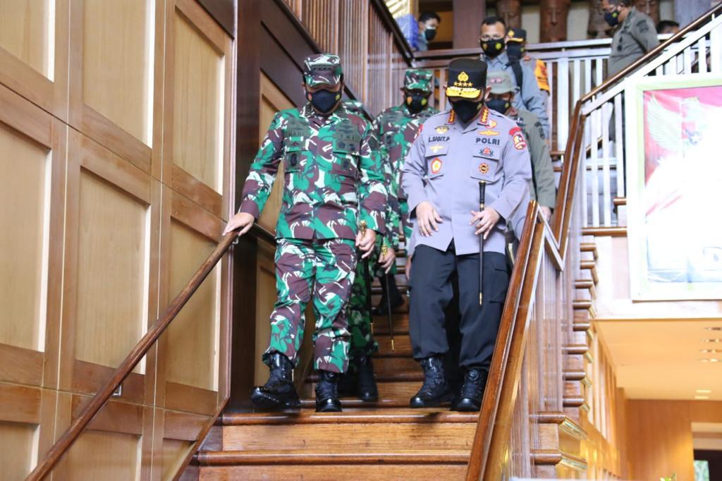 Panglima TNI dan Kapolri Bakar Semangat Satgas Nemangkawi