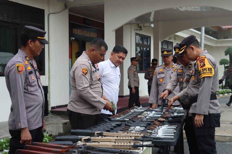 Pastikan Kelayakan dan Keamanan senpi dinas Polres Pelalawan lakukan Pengecekan.