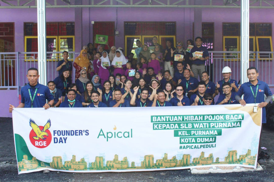 Rayakan RGE's Founder Day, Apical Dumai Gelar Bakti Sosial Bantu Sekolah di Sekitar Wilayah Operasional