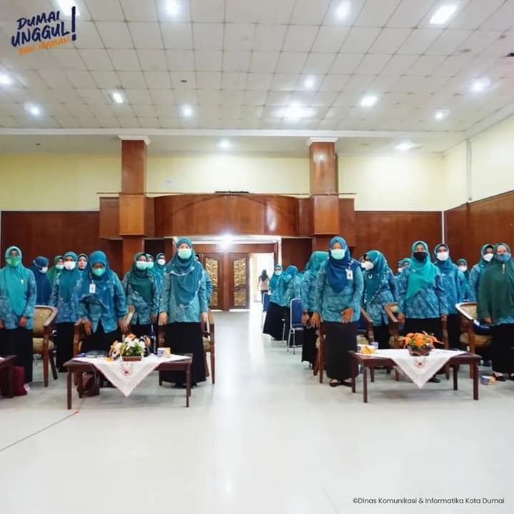 H.j. Leni Ramaini, SKM, Menghadiri Kegiatan Yang Dilaksanakan Oleh TP-PKK Pusat Secara Daring Melalui Zoom Meeting,