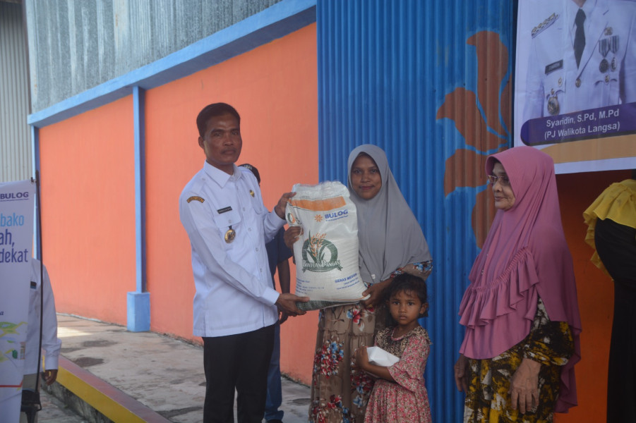 Pemerintah Kota Langsa Bersama Perum Bulog dan PT. Pos Langsa Launching Pertama Kali Penyaluran Beras di Wilayah Provinsi Aceh