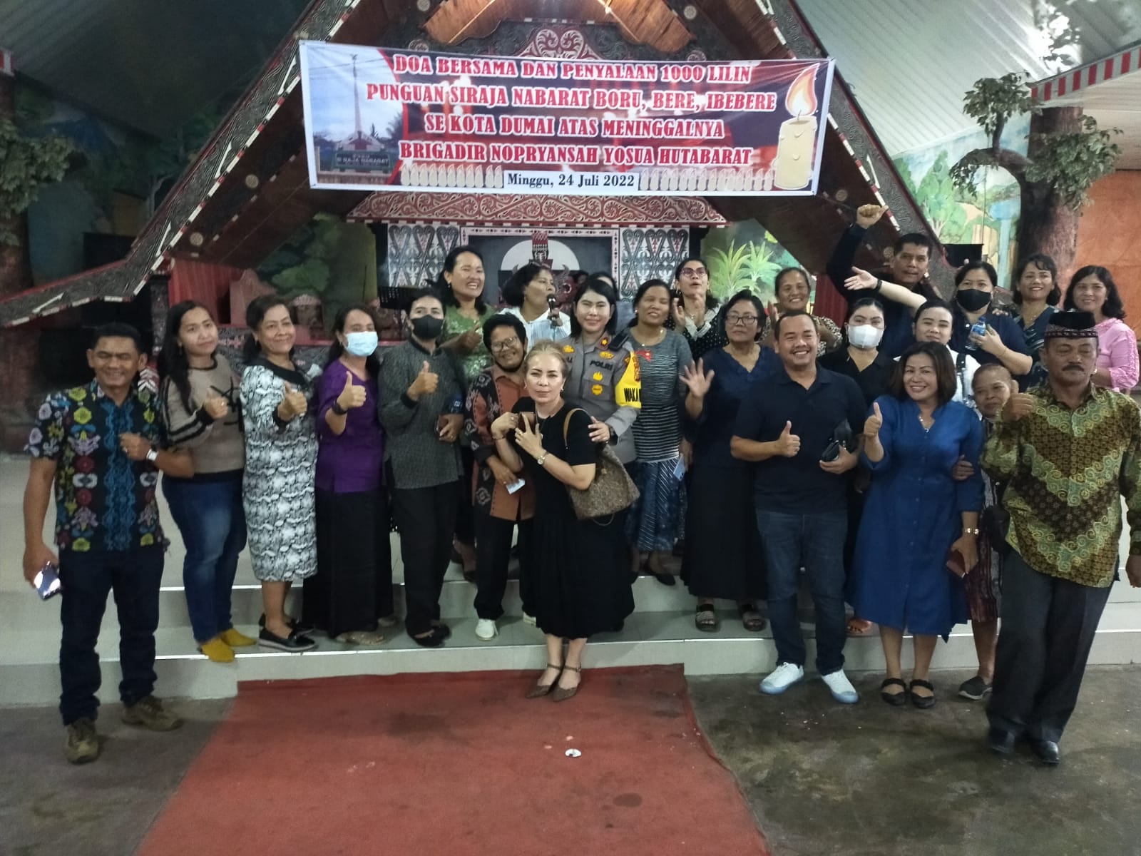 Punguan Si Raja Nabarat Boru, Bere dan Ibebere Se Kota Dumai Adakan Do'a Bersama Bersama Serta Penyalaan 1000 Lilin Atas Meninggalnya Yosua Hutabarat