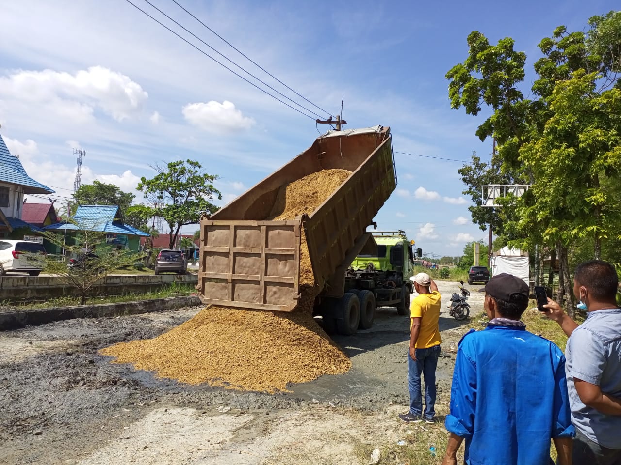 PT Pelindo (Persero) Regional 1 Cabang Dumai Beserta 11 Perusahaan di Area Pelindo  lakukan Gotong Royong Perbaikan Jalan Datuk Laksamana 