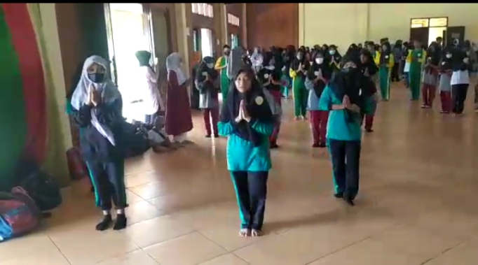 Lembaga adat Melayu Riau (LAMR) Kota Dumai  Melaksanakan Pelatihan Tari Persembahan Melayu