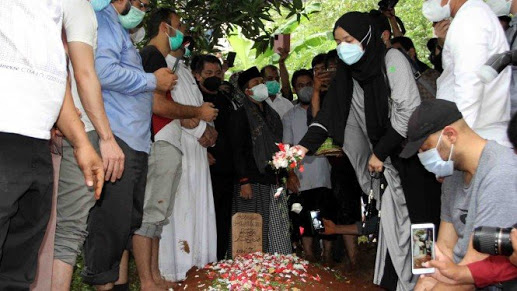 Cerita Penggali Makam Lihat Jenazah Syekh Ali Jaber Sebelum Dikubur