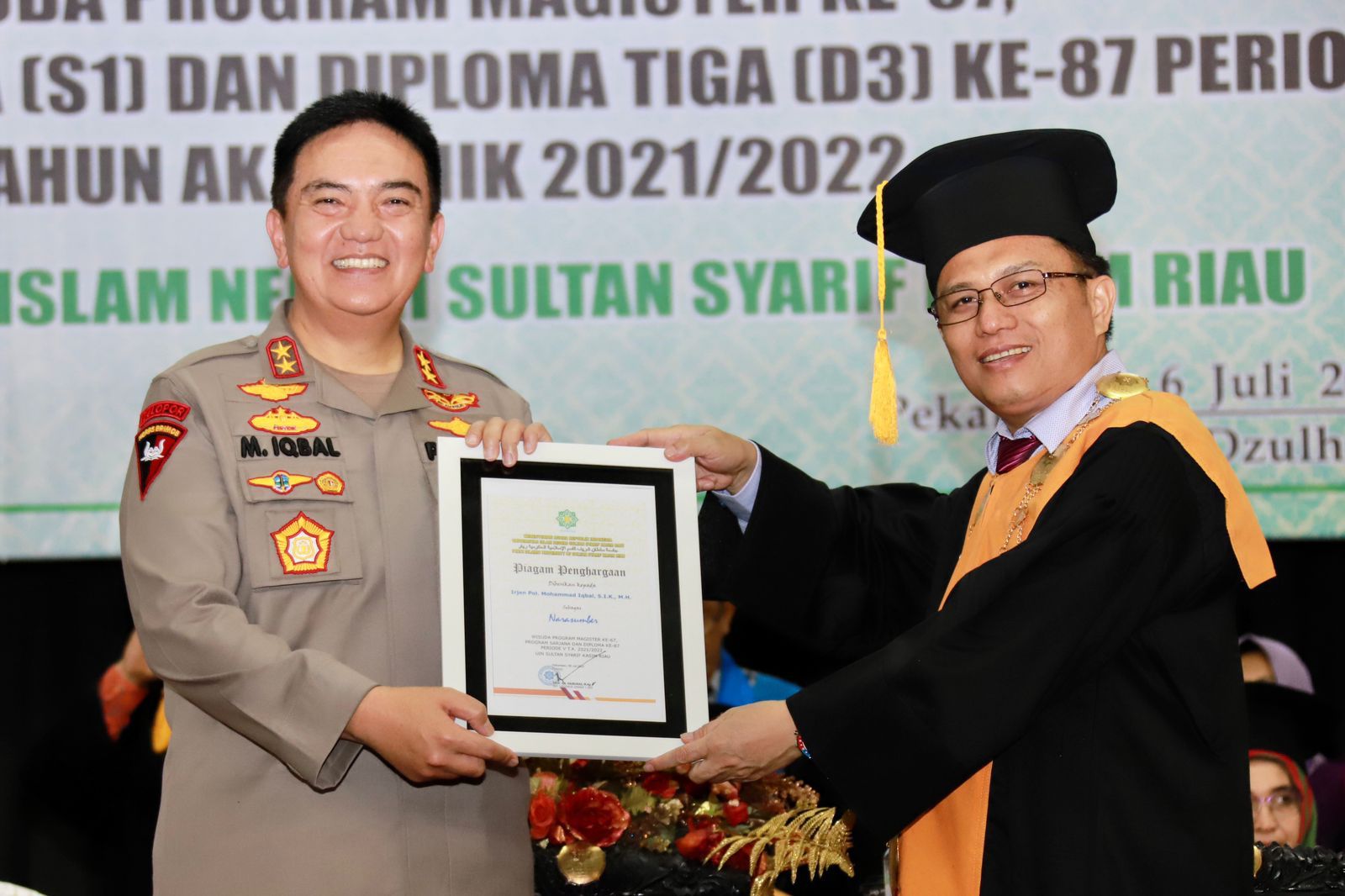 Orasi Ilmiah Kapolda Riau Irjen Moh Iqbal di Sidang Senat Terbuka Wisuda, Pukau Ratusan Mahasiswa UIN Suska