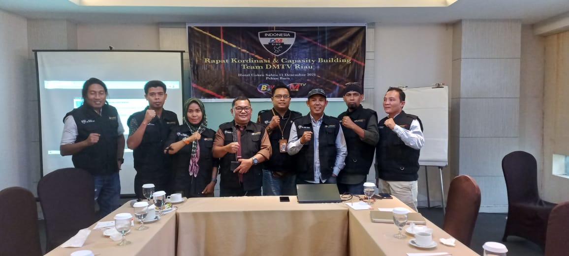Drs Wahyudi El Panggabean Berikan Edukasi Dalam Rapat Kordinasi & Capasity Building DMTV Riau