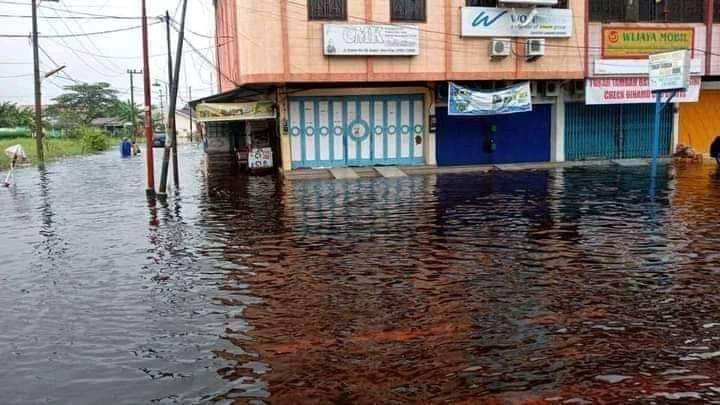 Kota Dumai di kepung banjir