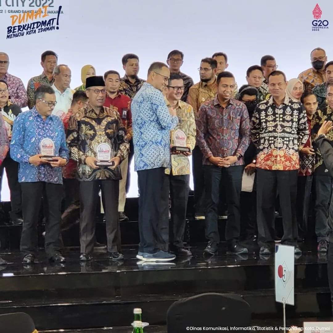 Kota Dumai Meraih Penghargaan (awarding) Bersama lima Puluh Kabupaten Atau Kota Yang Mengikuti Program Gerakan Menuju Kota Cerdas (Smart City)
