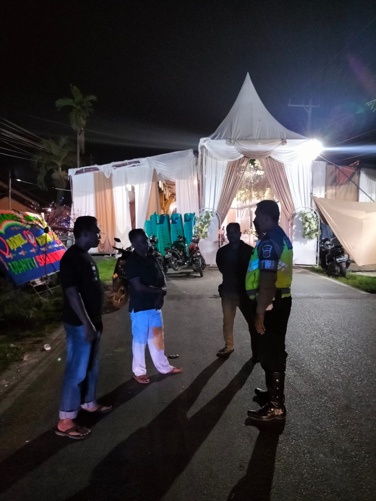 Reaksi Cepat di Tunjukkan Kepolisian Polres Dumai Terhadap Keluhan Masyarakat Atas Tertutupnya Jalan Gunung Merapi