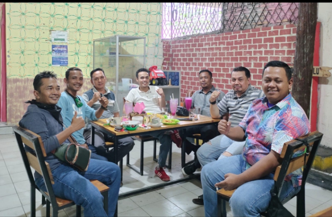 Memperkokoh dan Memperkuat Silaturahmi Antar Pengurus Serikat Pekerja Nasional Kota Dumai Laksanakan Coffee Time Bersama.