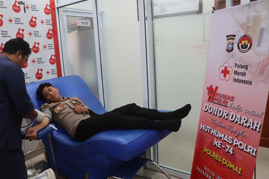Peringati HUT Humas Polri ke-74, Humas Polres Dumai Gelar Donor Darah Serentak
