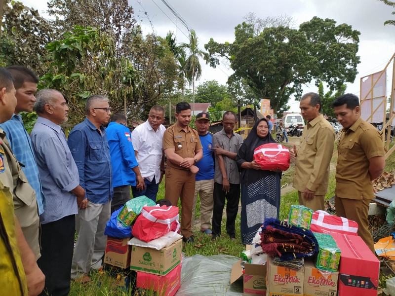 Pemerintah Kota Langsa Bantu Korban Kebakaran Di Desa Sungai Pauh Induk Kecamatan Langsa Barat