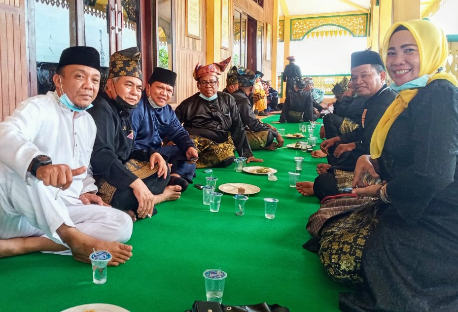 Hadiri Majlis Kenduri Apam, Yulia Putra Ketua Marda LMPP Riau: Ini Budaya yang Harus Kita Lestarikan