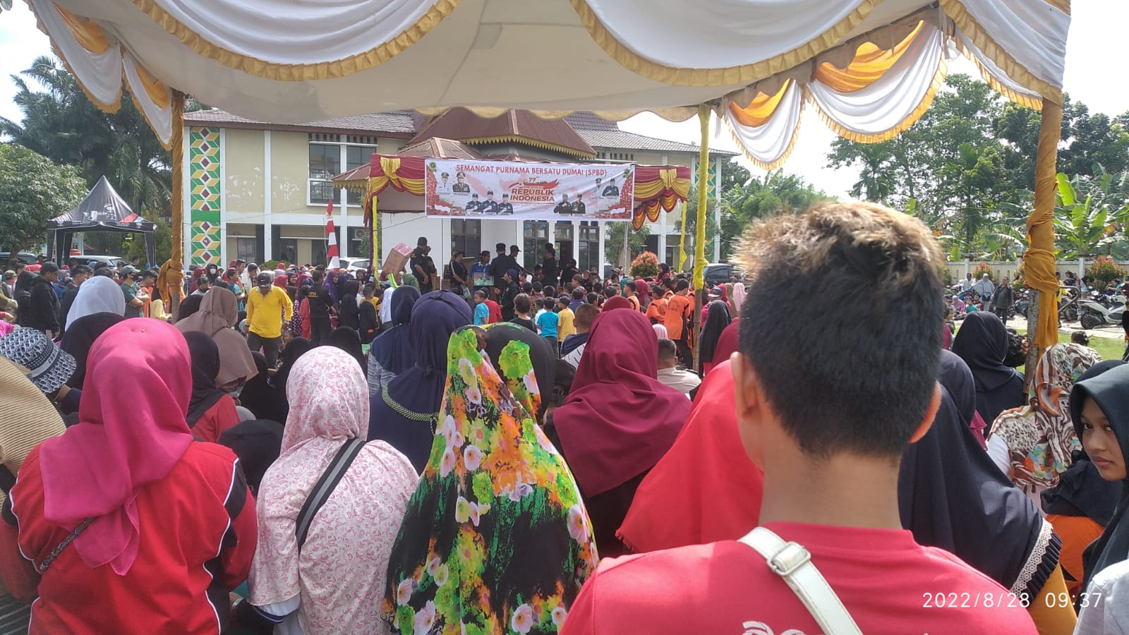 Memeriahkan HUT RI Ke 77 Tahun SPBD(Semangat Purnama Bersatu Dumai) Menyelenggarakan Jalan Santai