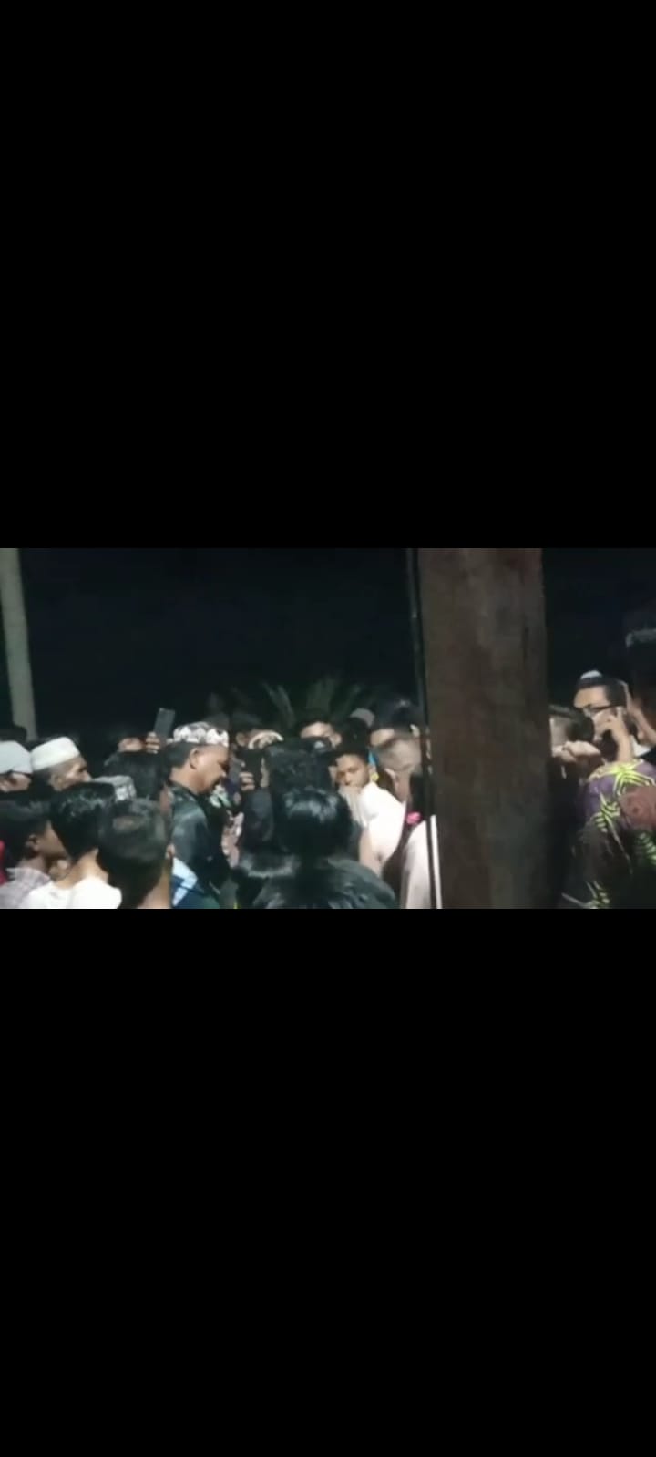 Diduga Pasangan Menyetubuhi Anak Dibawah Umur, Ratusan Warga Panipahan Rohil Lakukan Aksi Unjuk Rasa. 