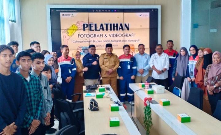 Pertamina Patra Niaga Gandeng PWI Dumai Gelar Pelatihan Fotografi dan Videografi Bagi Difabel
