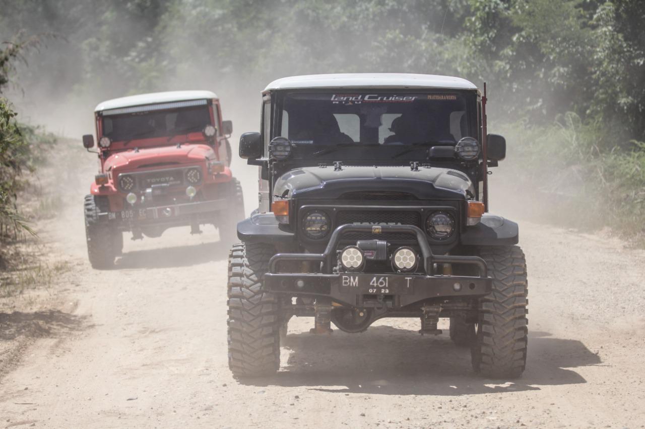 Gelar Baksos,Toyota Land Cruiser Indonesia(TLCI) Chapter #2 Riau Berhasil Terobos Daerah Terisolir