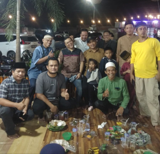 Alumni Semeker Mempererat Silahturah Dengan Mengadakan Buka Puasa Bersama di Bulan Suci Ramadhan.